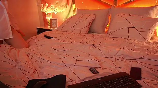 SofieBloom online show from January 15, 2026, 12:36 am