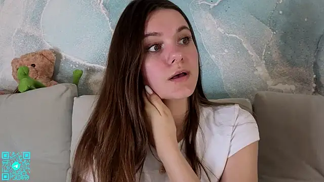 Snapshot of chloemilka chatting on June 4, 2026, 6:23 pm chloemilka online show from June 4, 2026, 6:23 pm