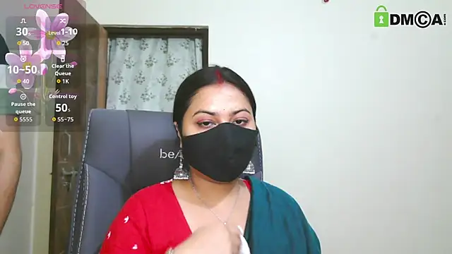 Snapshot of SassyWildCouple chatting on April 24, 2026, 5:48 pm SassyWildCouple online show from April 24, 2026, 5:48 pm