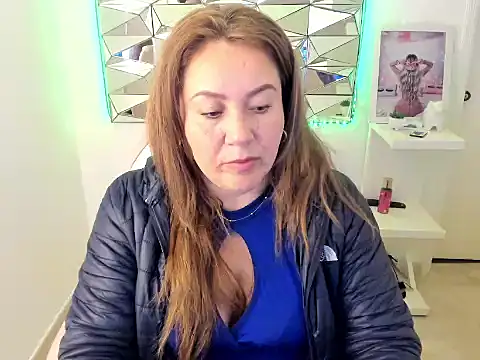 Snapshot of camixxx_m chatting on January 6, 2026, 1:37 pm camixxx m online show from January 6, 2026, 1:37 pm