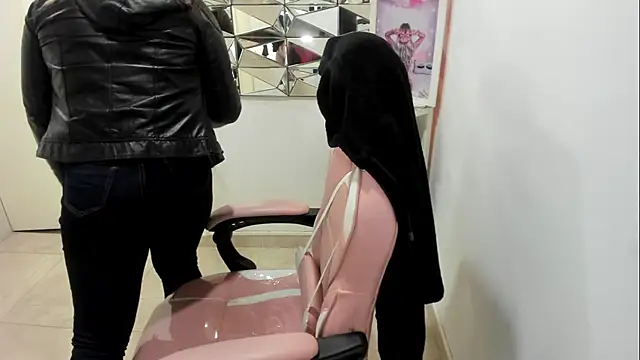 Snapshot of camixxx_m chatting on February 26, 2026, 1:22 pm camixxx m online show from February 26, 2026, 1:22 pm