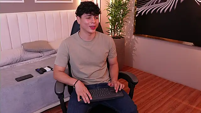 Ethan occonor online show from October 24, 2025, 12:42 am