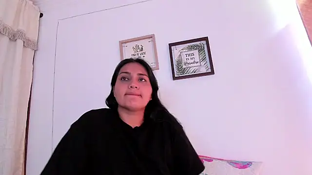 selena jhonson online show from November 17, 2025, 1:59 pm