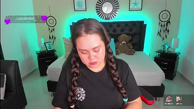 LolaVillalobos online show from September 13, 2025, 11:54 am