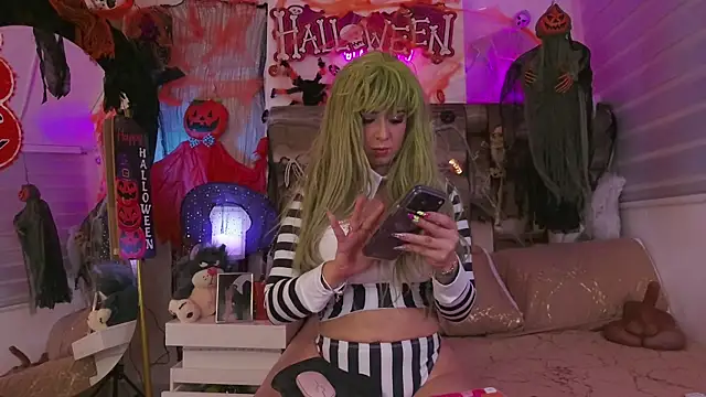 XXMILE online show from October 22, 2025, 11:20 am