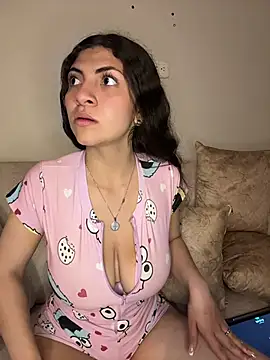 arieel  722 online show from December 3, 2025, 4:02 am