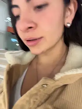 arieel  722 online show from October 23, 2025, 3:05 am