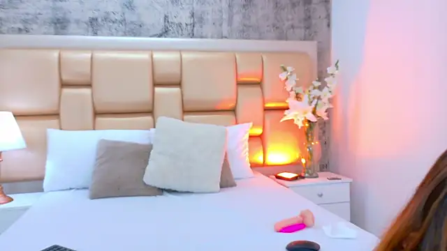 Edna Copper online show from November 23, 2025, 11:59 pm