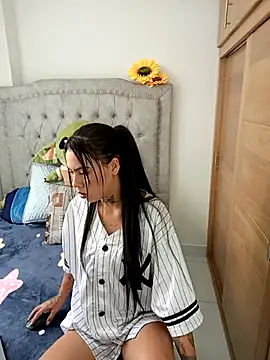 Snapshot of Babyboo_honey chatting on November 17, 2025, 12:42 pm Babyboo honey online show from November 17, 2025, 12:42 pm