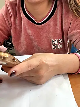 Snapshot of PhuongNhi21 chatting on November 27, 2025, 8:04 am PhuongNhi21 online show from November 27, 2025, 8:04 am