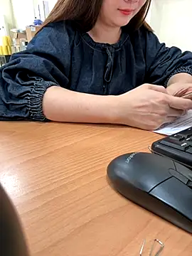 Snapshot of PhuongNhi21 chatting on October 30, 2025, 1:37 am PhuongNhi21 online show from October 30, 2025, 1:37 am