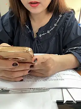 Snapshot of PhuongNhi21 chatting on December 2, 2025, 1:28 am PhuongNhi21 online show from December 2, 2025, 1:28 am