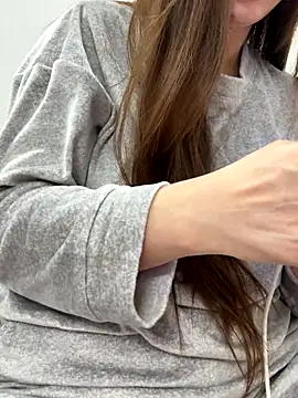 Snapshot of PhuongNhi21 chatting on November 21, 2025, 2:05 pm PhuongNhi21 online show from November 21, 2025, 2:05 pm