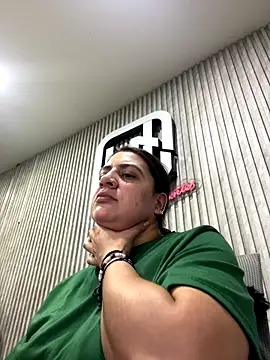 Snapshot of megvibes chatting on October 30, 2025, 10:28 pm megvibes online show from October 30, 2025, 10:28 pm