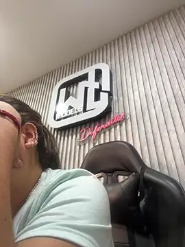 Snapshot of megvibes chatting on November 10, 2025, 1:38 pm megvibes online show from November 10, 2025, 1:38 pm