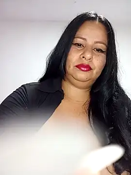 Snapshot of RosenRot07 chatting on October 10, 2025, 7:36 pm RosenRot07 online show from October 10, 2025, 7:36 pm