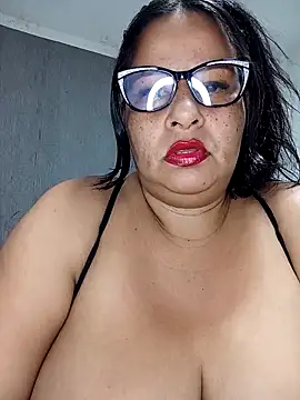 Snapshot of RosenRot07 chatting on October 26, 2025, 2:23 am RosenRot07 online show from October 26, 2025, 2:23 am