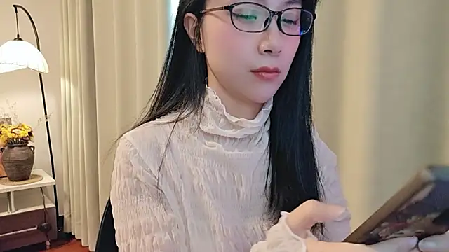 shanshan303 online show from November 10, 2025, 4:50 am