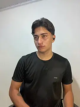 Tavinho067 online show from May 2, 2026, 6:46 pm