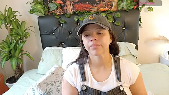 Snapshot of Amanda_sweet chatting on March 8, 2026, 2:31 pm Amanda sweet online show from March 8, 2026, 2:31 pm