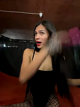 Ur latinahotpaprika online show from October 6, 2025, 8:15 am