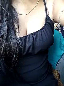 Desi couple305 online show from October 17, 2025, 2:04 am