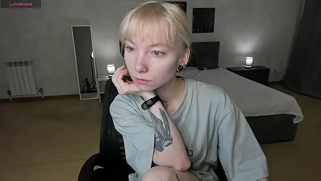 Snapshot of tattoo_art_baby chatting on November 28, 2025, 1:17 am tattoo art baby online show from November 28, 2025, 1:17 am