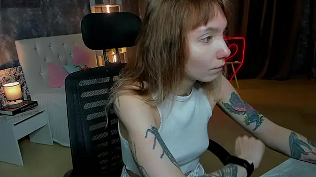 Snapshot of tattoo_art_baby chatting on October 17, 2025, 1:20 am tattoo art baby online show from October 17, 2025, 1:20 am