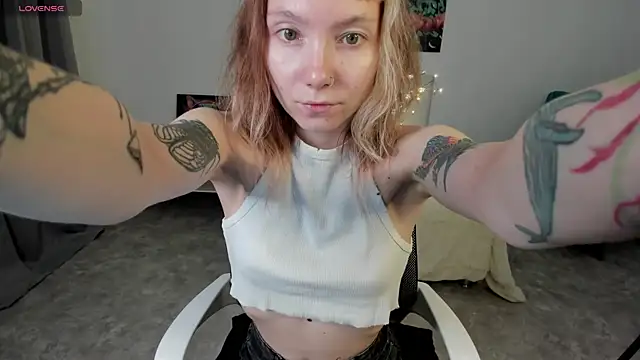 Snapshot of tattoo_art_baby chatting on September 15, 2025, 1:28 am tattoo art baby online show from September 15, 2025, 1:28 am