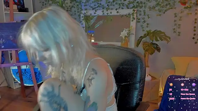 Snapshot of tattoo_art_baby chatting on June 19, 2026, 1:33 am tattoo art baby online show from June 19, 2026, 1:33 am