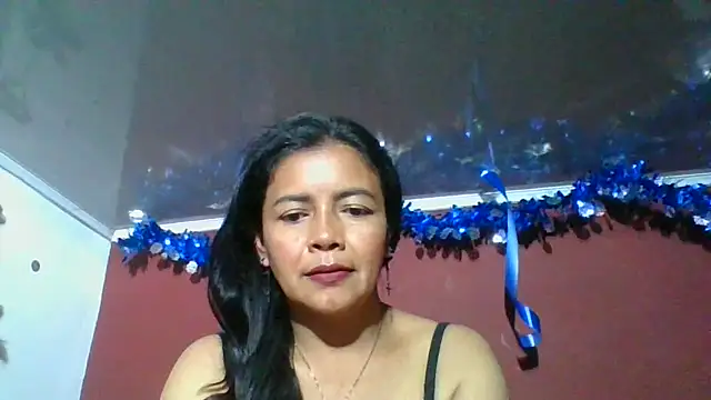 DianaOchoa  online show from November 20, 2025, 9:43 am