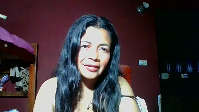 Snapshot of DianaOchoa_ chatting on October 3, 2025, 10:17 am DianaOchoa online show from October 3, 2025, 10:17 am