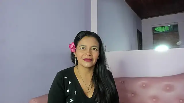 Snapshot of DianaOchoa_ chatting on September 13, 2025, 2:55 am DianaOchoa online show from September 13, 2025, 2:55 am