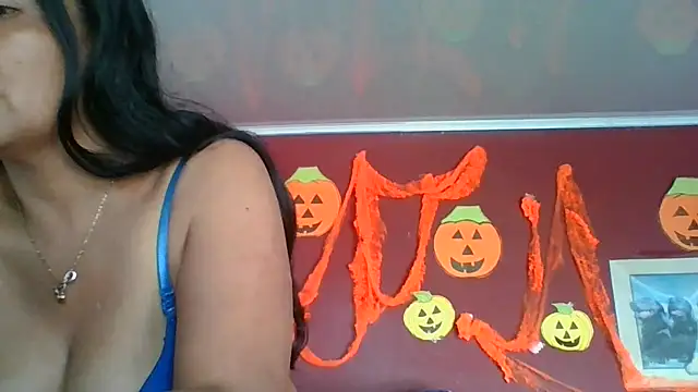 DianaOchoa  online show from October 28, 2025, 8:30 pm