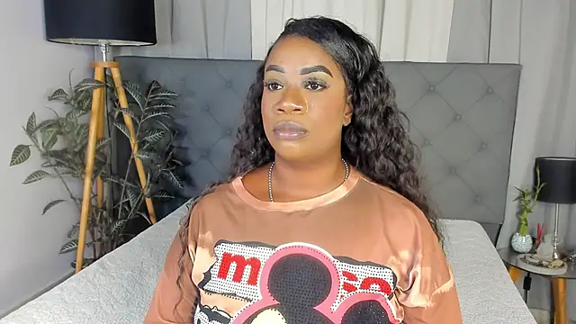 Keily-w online show from November 17, 2025, 8:35 pm