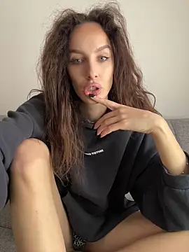 Snapshot of goodgirldevil chatting on November 18, 2025, 9:45 am goodgirldevil online show from November 18, 2025, 9:45 am