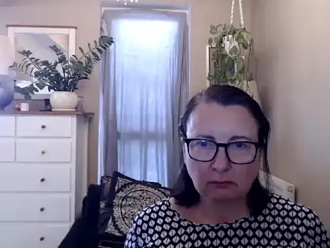 Snapshot of MaryHoney5 chatting on September 10, 2025, 12:15 pm MaryHoney5 online show from September 10, 2025, 12:15 pm