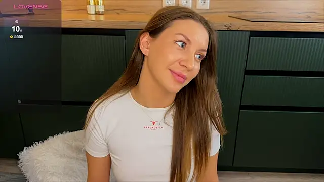 Rebel Angel  online show from December 17, 2025, 2:33 pm