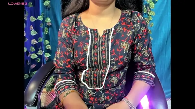 Snapshot of Forever_Love2025 chatting on October 28, 2025, 7:51 am Forever Love2025 online show from October 28, 2025, 7:51 am