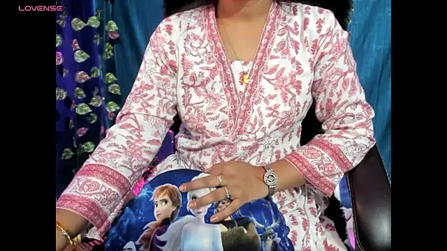 Snapshot of Forever_Love2025 chatting on October 27, 2025, 7:42 am Forever Love2025 online show from October 27, 2025, 7:42 am