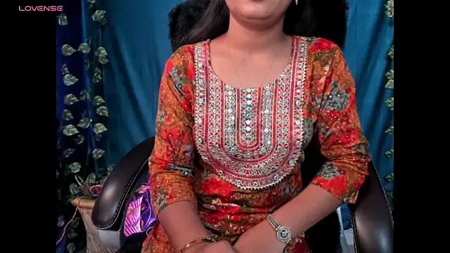 Snapshot of Forever_Love2025 chatting on November 1, 2025, 7:35 am Forever Love2025 online show from November 1, 2025, 7:35 am