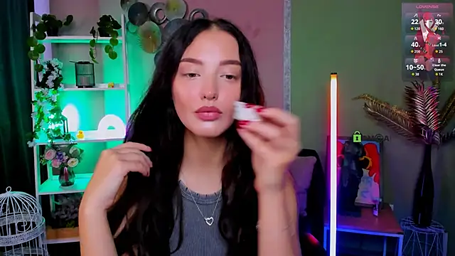 Snapshot of miki-niki chatting on October 8, 2025, 8:38 am miki-niki online show from October 8, 2025, 8:38 am