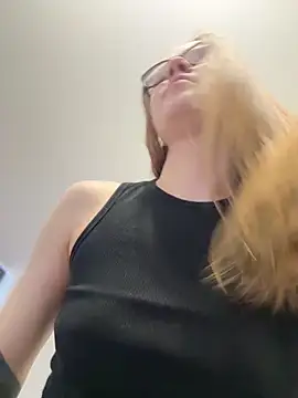 Snapshot of _CherryBloom_ chatting on February 26, 2026, 1:33 pm CherryBloom online show from February 26, 2026, 1:33 pm