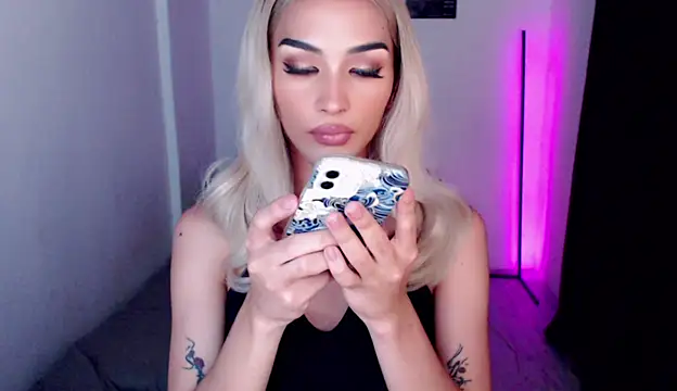 Alicegreenexx online show from April 7, 2026, 6:54 pm