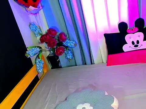 Snapshot of baby_kiraxx chatting on April 25, 2026, 12:13 am baby kiraxx online show from April 25, 2026, 12:13 am