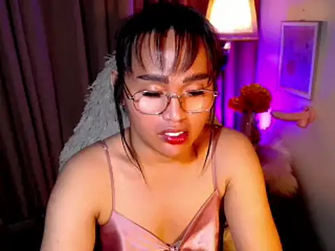 urmidnightcravingsxx online show from April 26, 2026, 9:45 pm