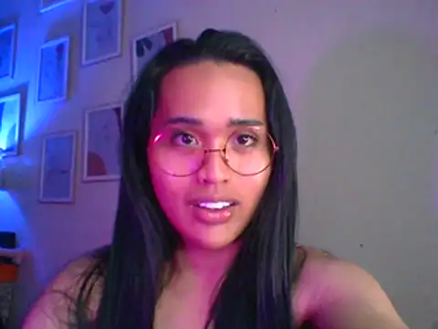 Snapshot of urmidnightcravingsxx chatting on July 6, 2026, 3:36 pm urmidnightcravingsxx online show from July 6, 2026, 3:36 pm