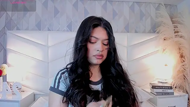 victoria   jonnes online show from September 24, 2025, 12:22 pm