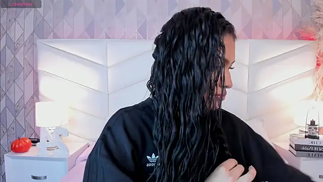 victoria   jonnes online show from October 5, 2025, 12:29 pm