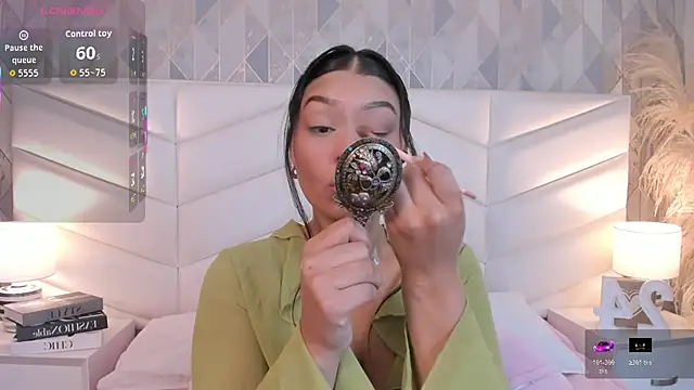 victoria   jonnes online show from November 12, 2025, 12:31 pm